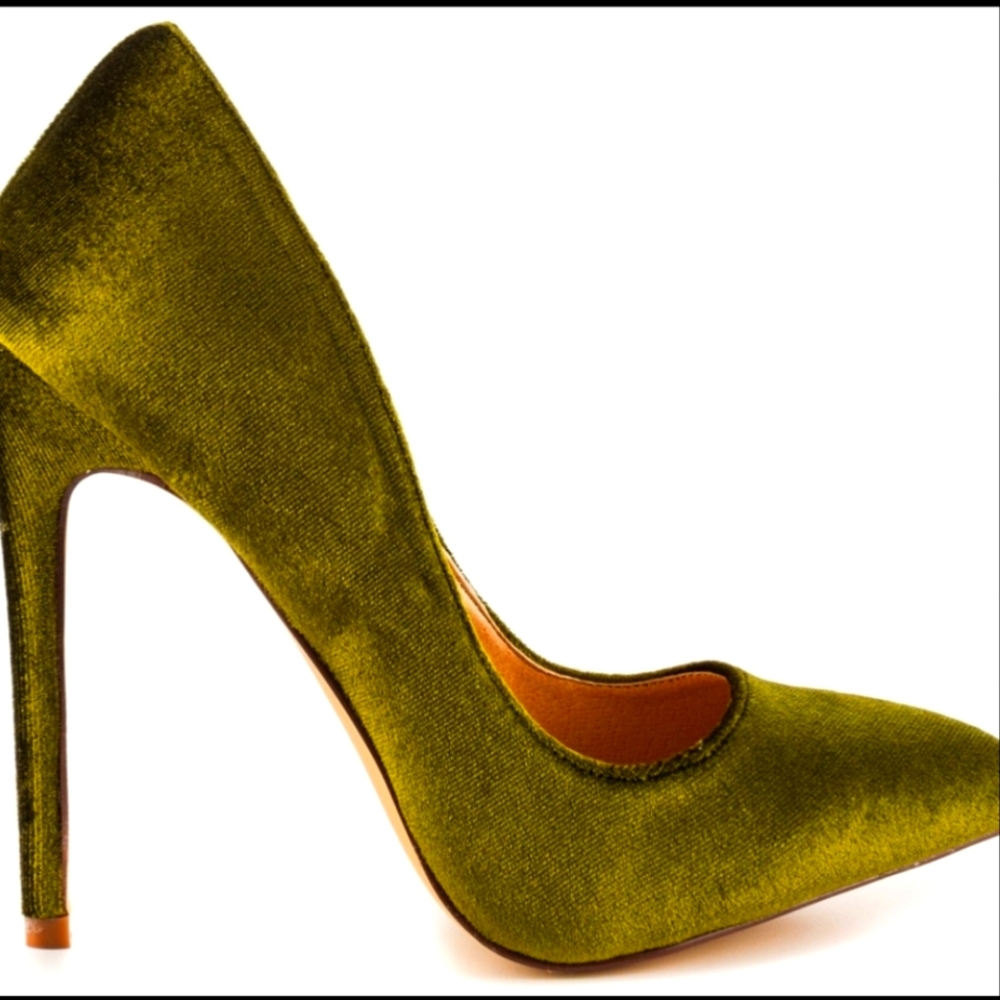 Lillian Metallica Pumps